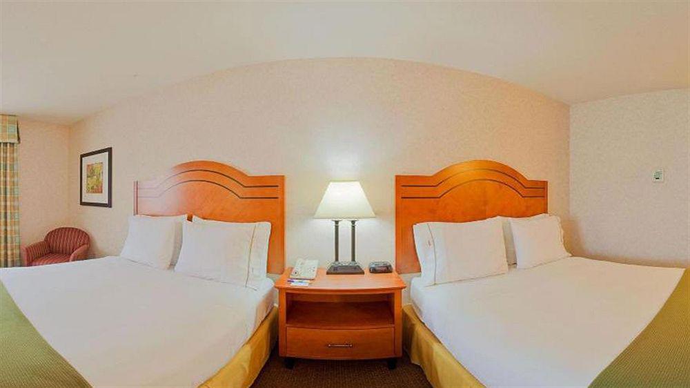 Holiday Inn Express Westley By Ihg Екстер'єр фото