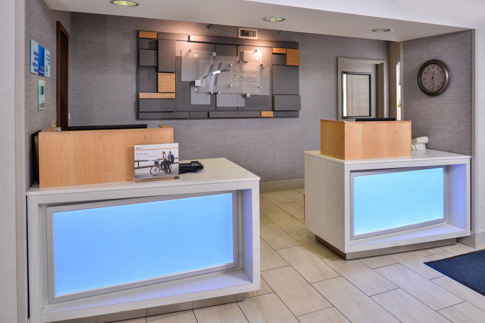 Holiday Inn Express Westley By Ihg Екстер'єр фото