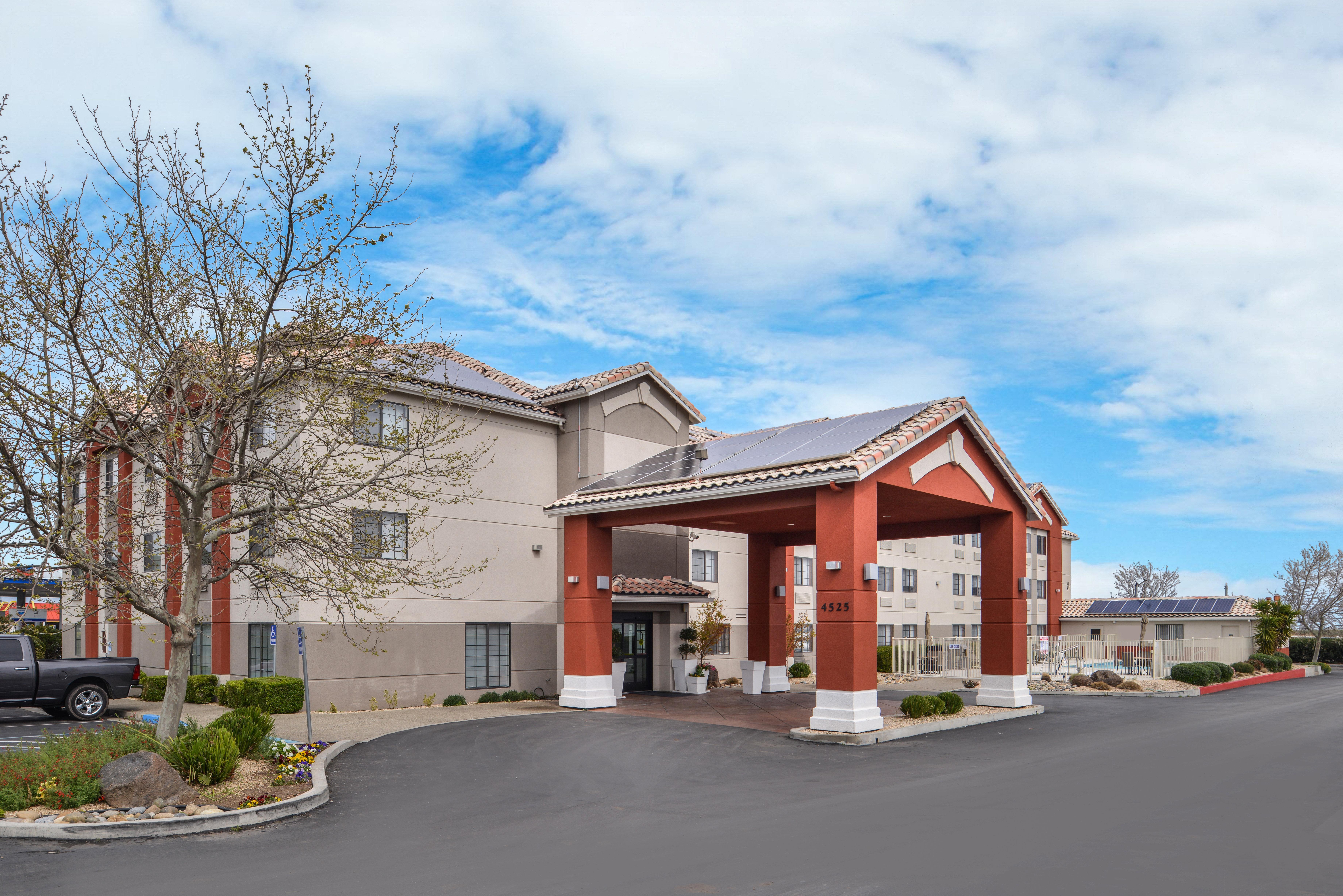 Holiday Inn Express Westley By Ihg Екстер'єр фото