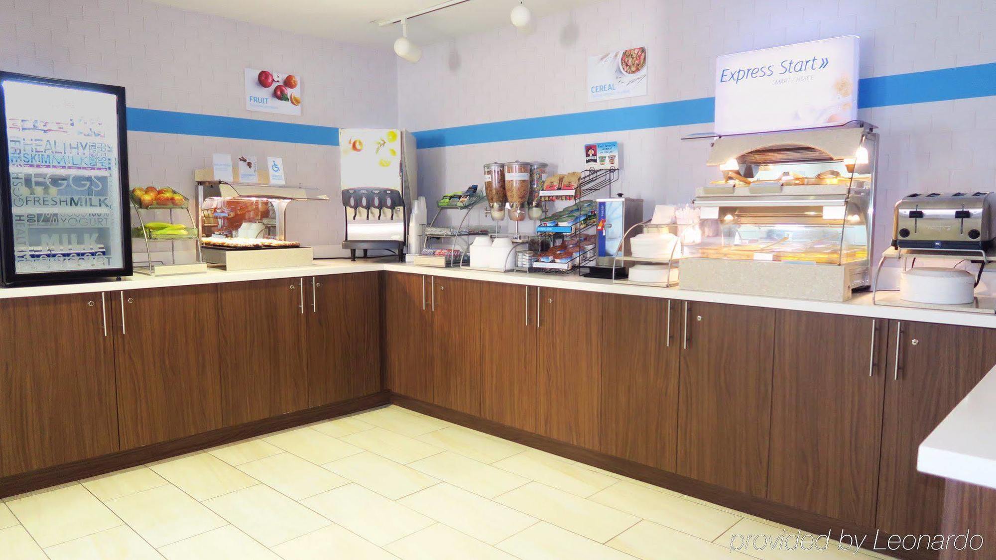 Holiday Inn Express Westley By Ihg Екстер'єр фото